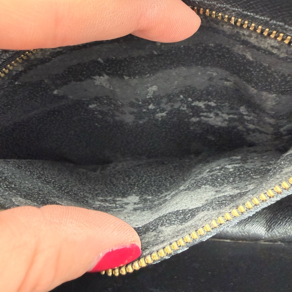 Louis Vuitton Black Epi Leather Crossbody - Picture 10 of 12